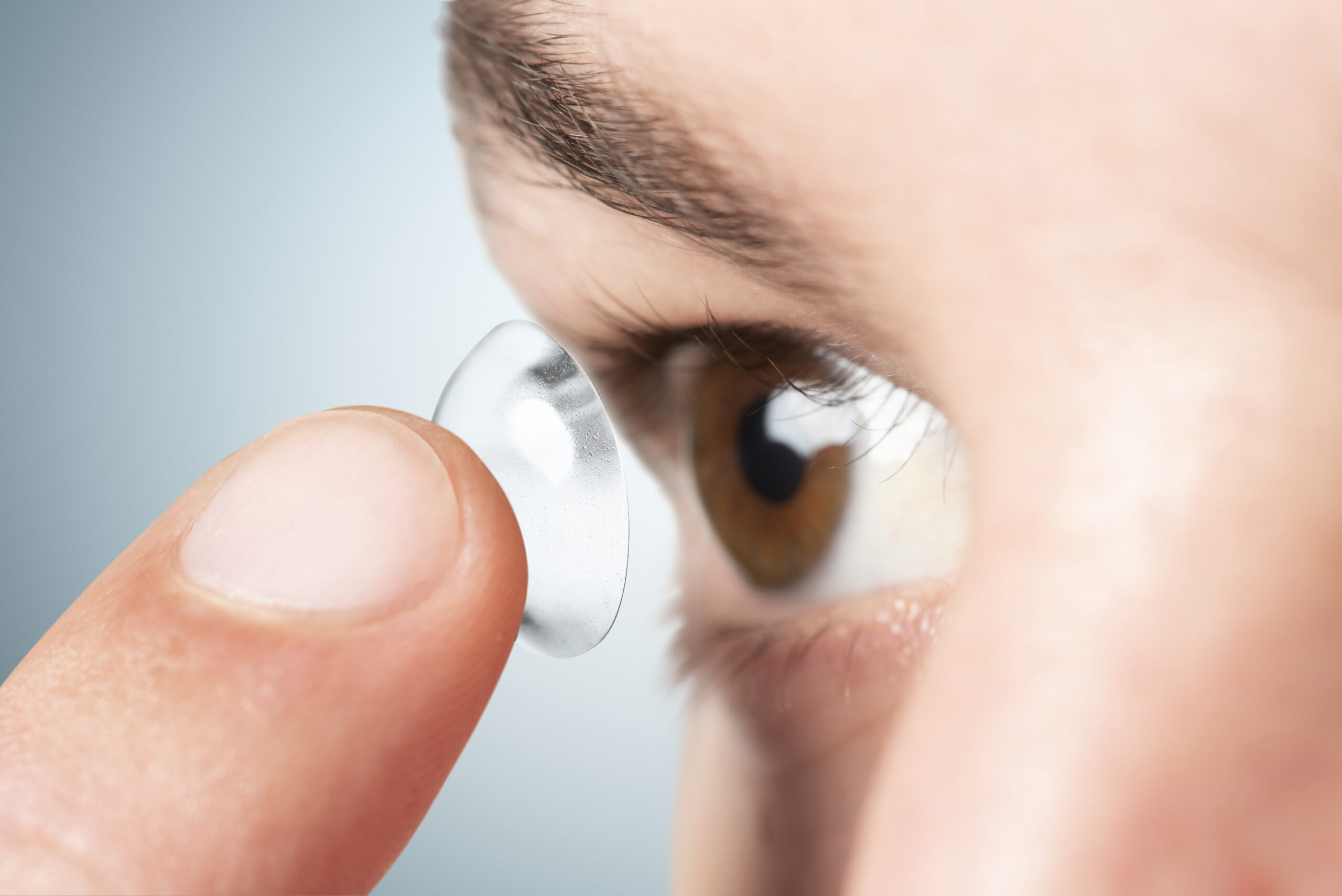 Probetragen von Kontaktlinsen Chalon AG